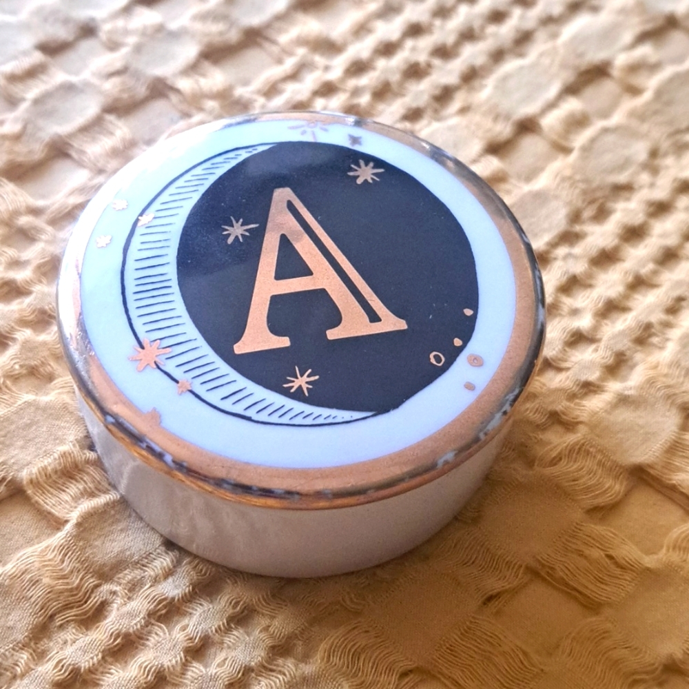 Jewelry box, A initial, round, ceramic